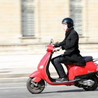 Rouler à scooter électrique : que dit la loi en 2020 ?