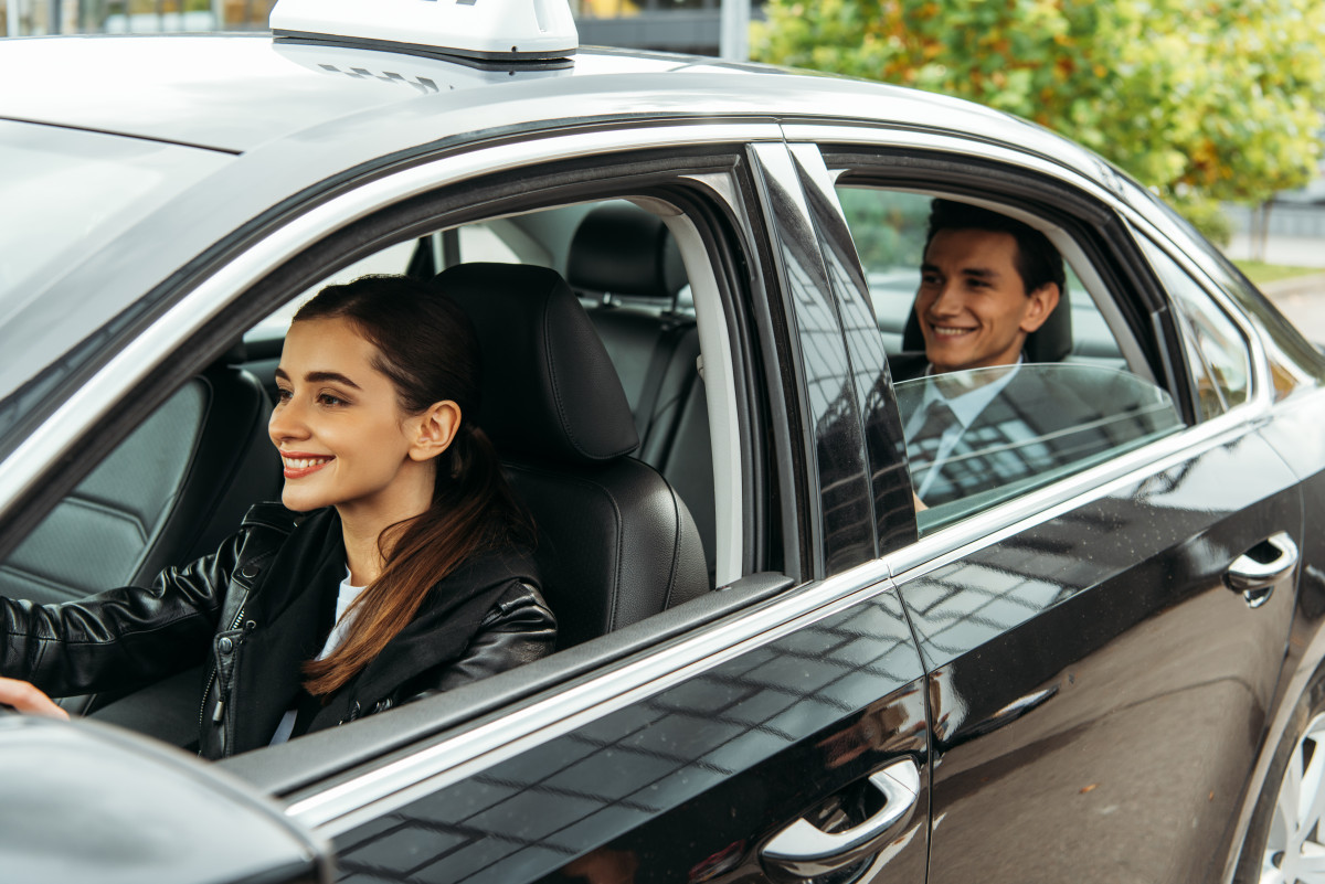 femme taxi