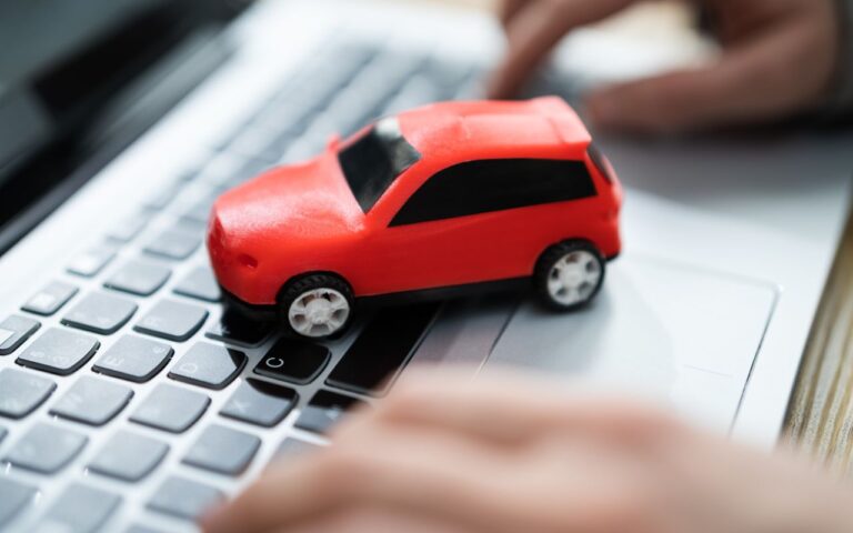 Guide et avantages de l’assurance auto en ligne